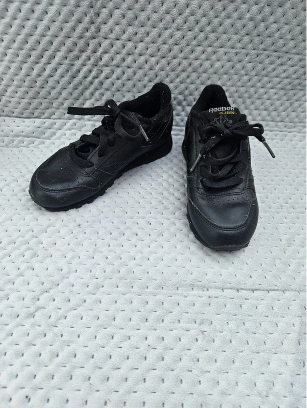 Reebok Classic Leather Kids Size 12 Black Triple Black Lace Up Sneakers 12A501
